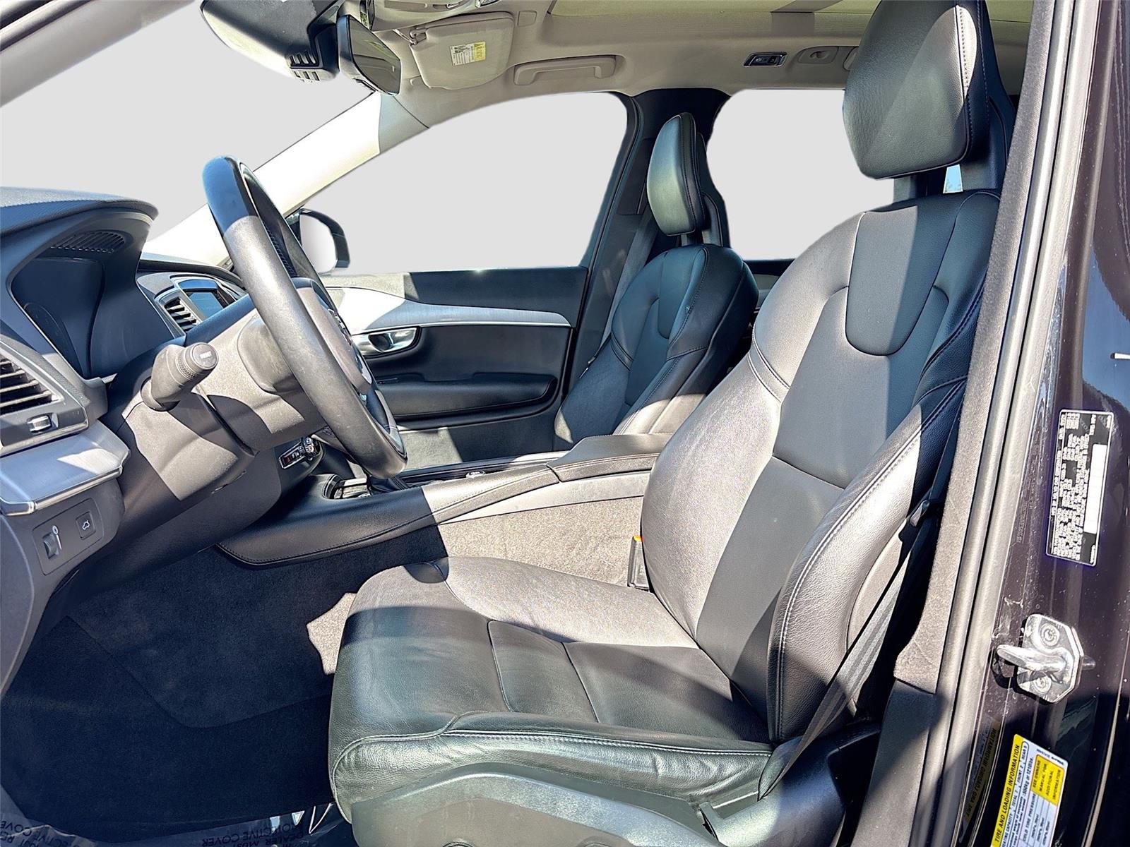 2021 Volvo XC90 Momentum