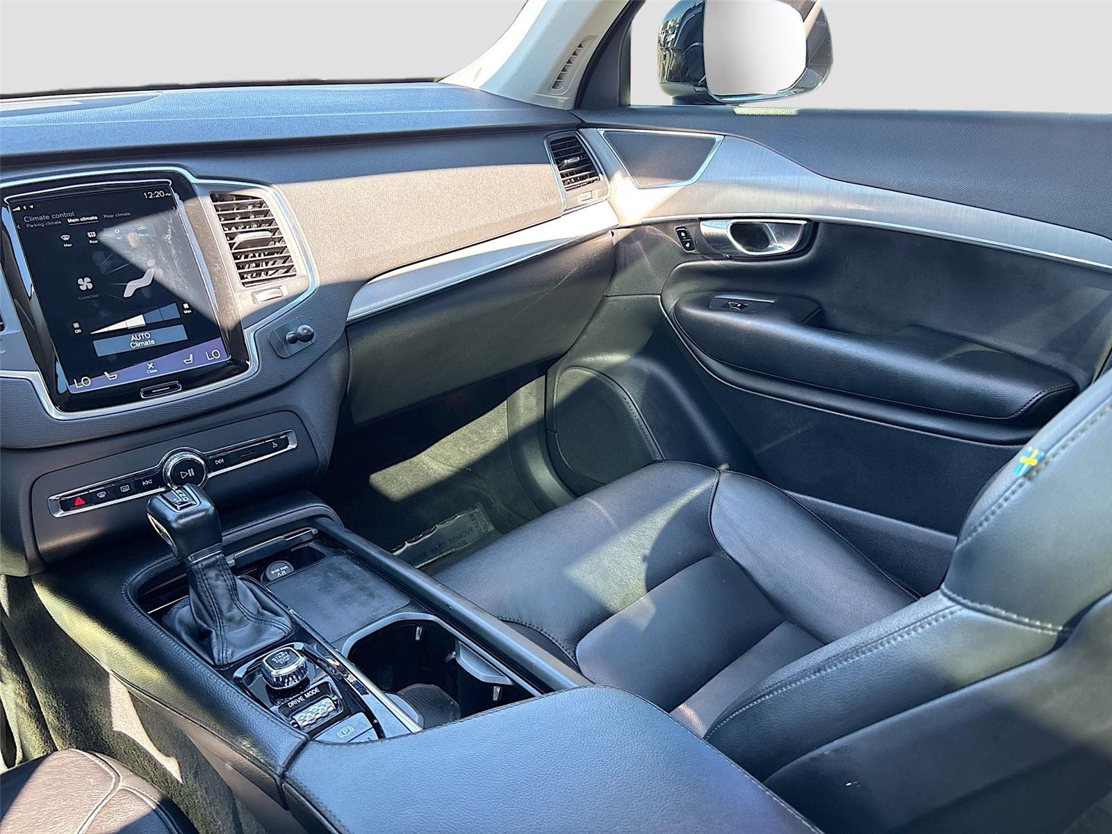 2021 Volvo XC90 Momentum