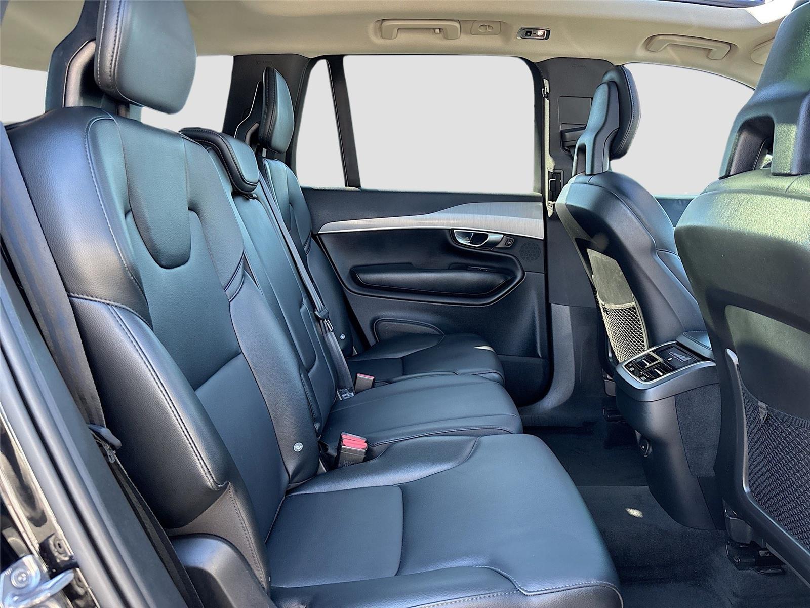 2021 Volvo XC90 Momentum