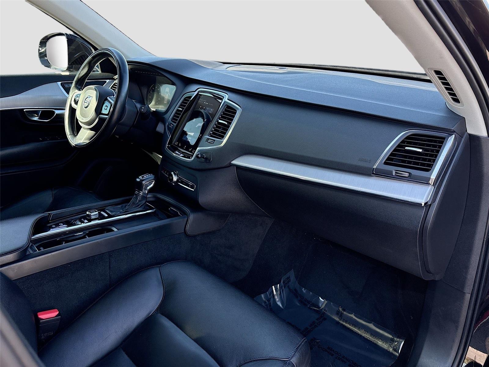 2021 Volvo XC90 Momentum