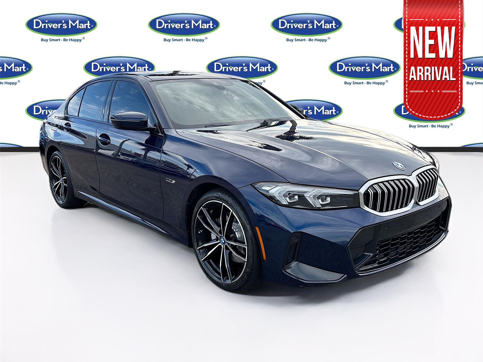 2023 BMW 3 Series 330e's photo