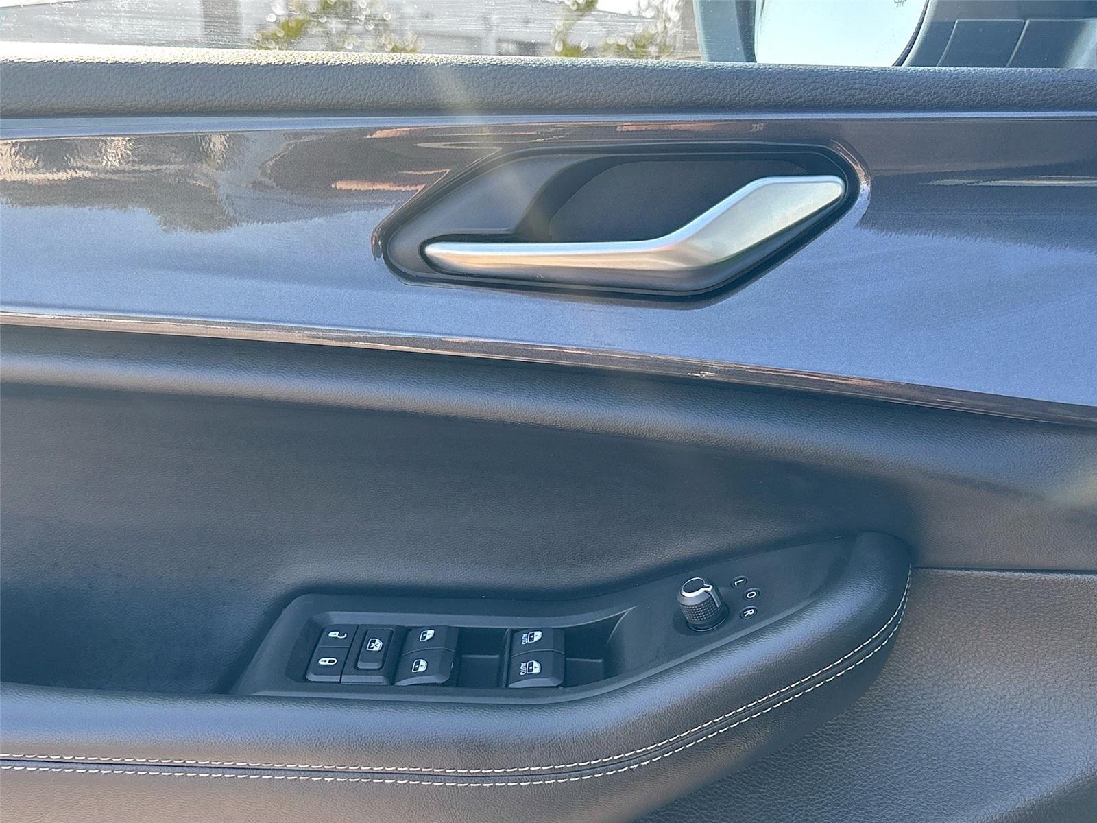 2021 Jeep Grand Cherokee L Laredo