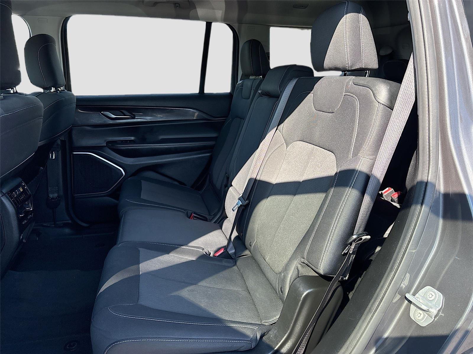 2021 Jeep Grand Cherokee L Laredo