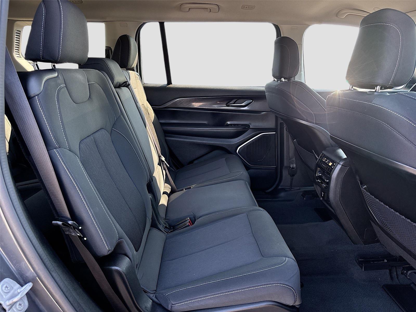 2021 Jeep Grand Cherokee L Laredo