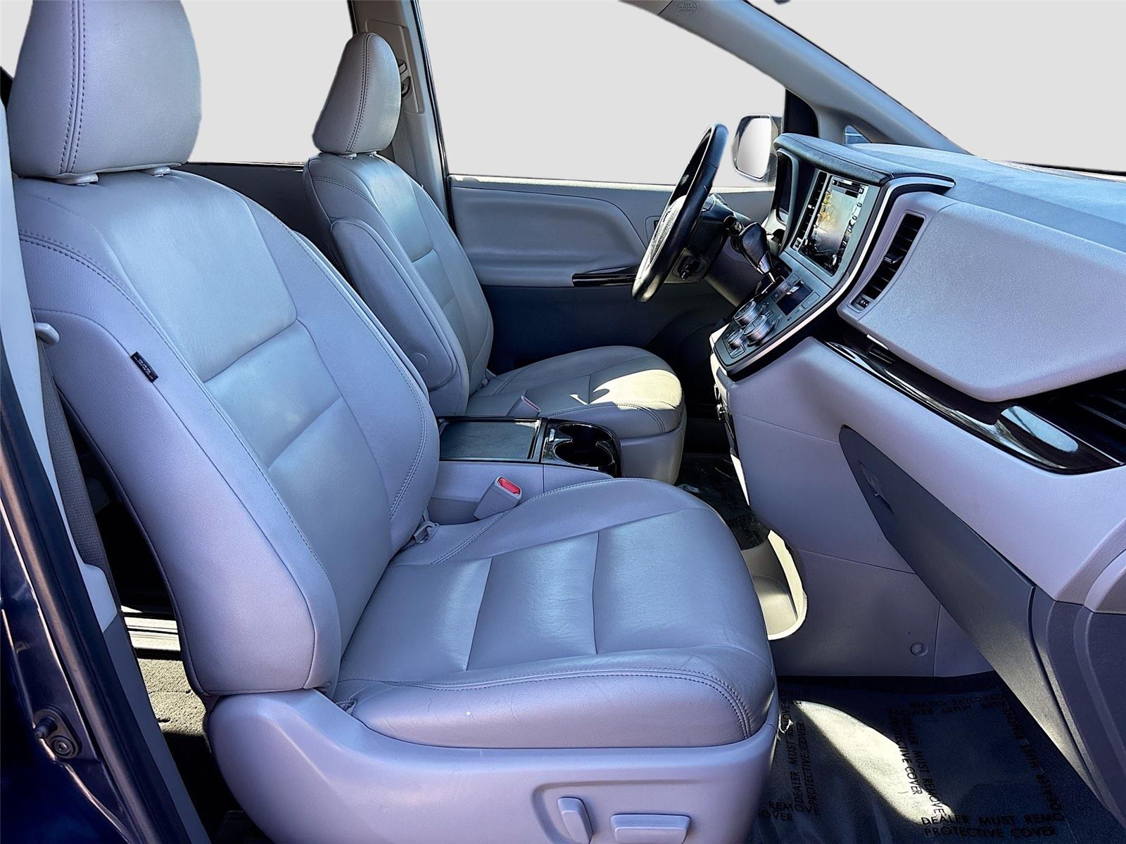 2020 Toyota Sienna XLE 7-Passenger Auto Access Seat