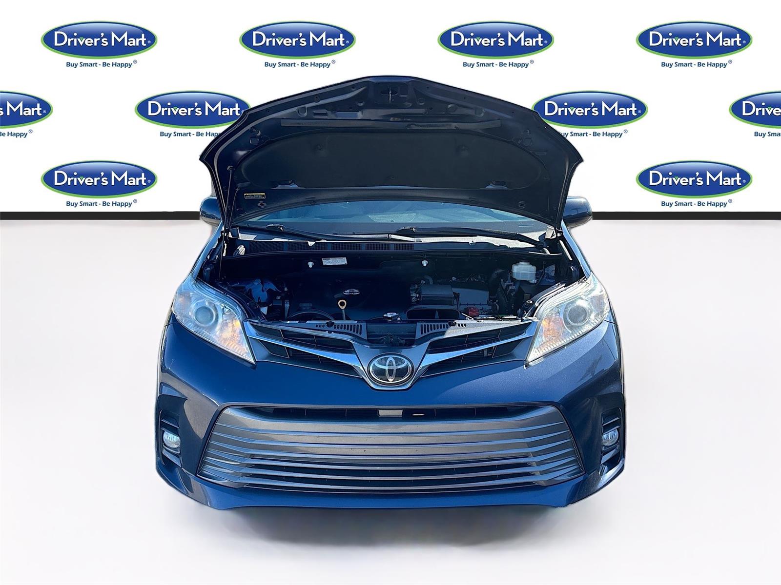 2020 Toyota Sienna XLE 7-Passenger Auto Access Seat