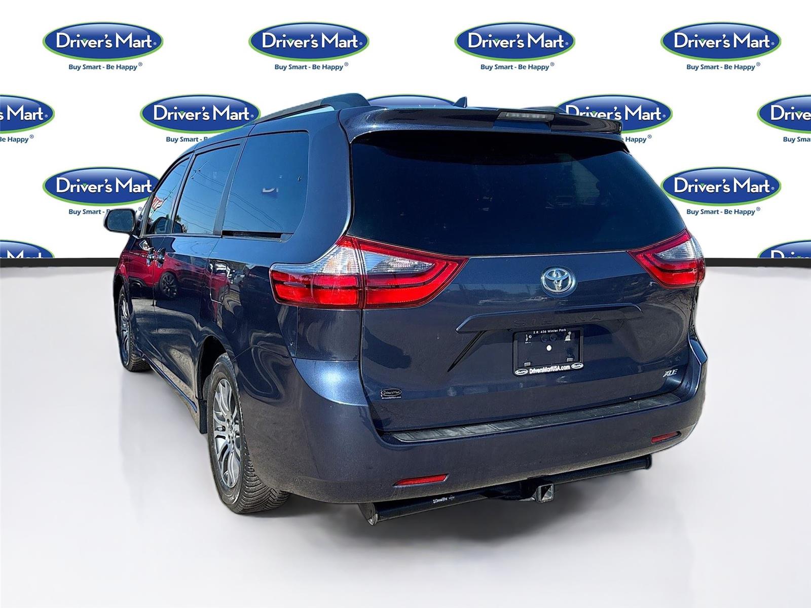 2020 Toyota Sienna XLE 7-Passenger Auto Access Seat