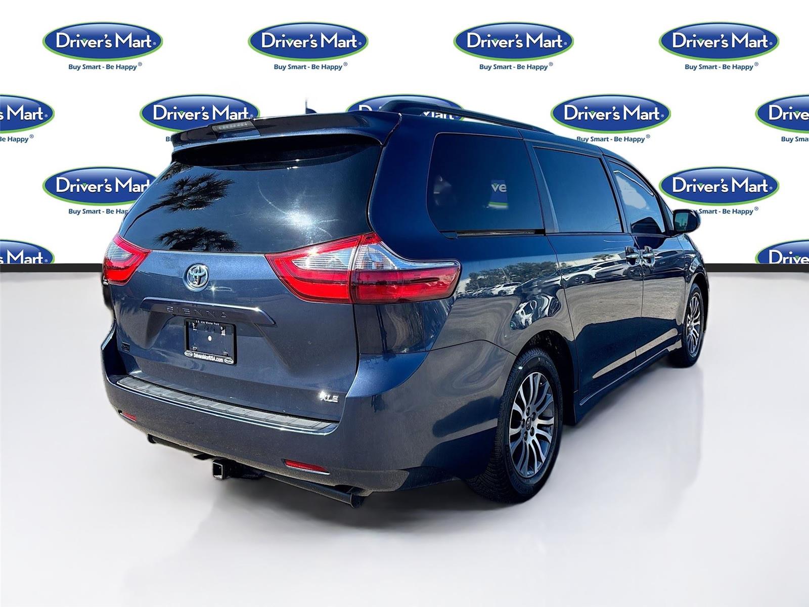 2020 Toyota Sienna XLE 7-Passenger Auto Access Seat
