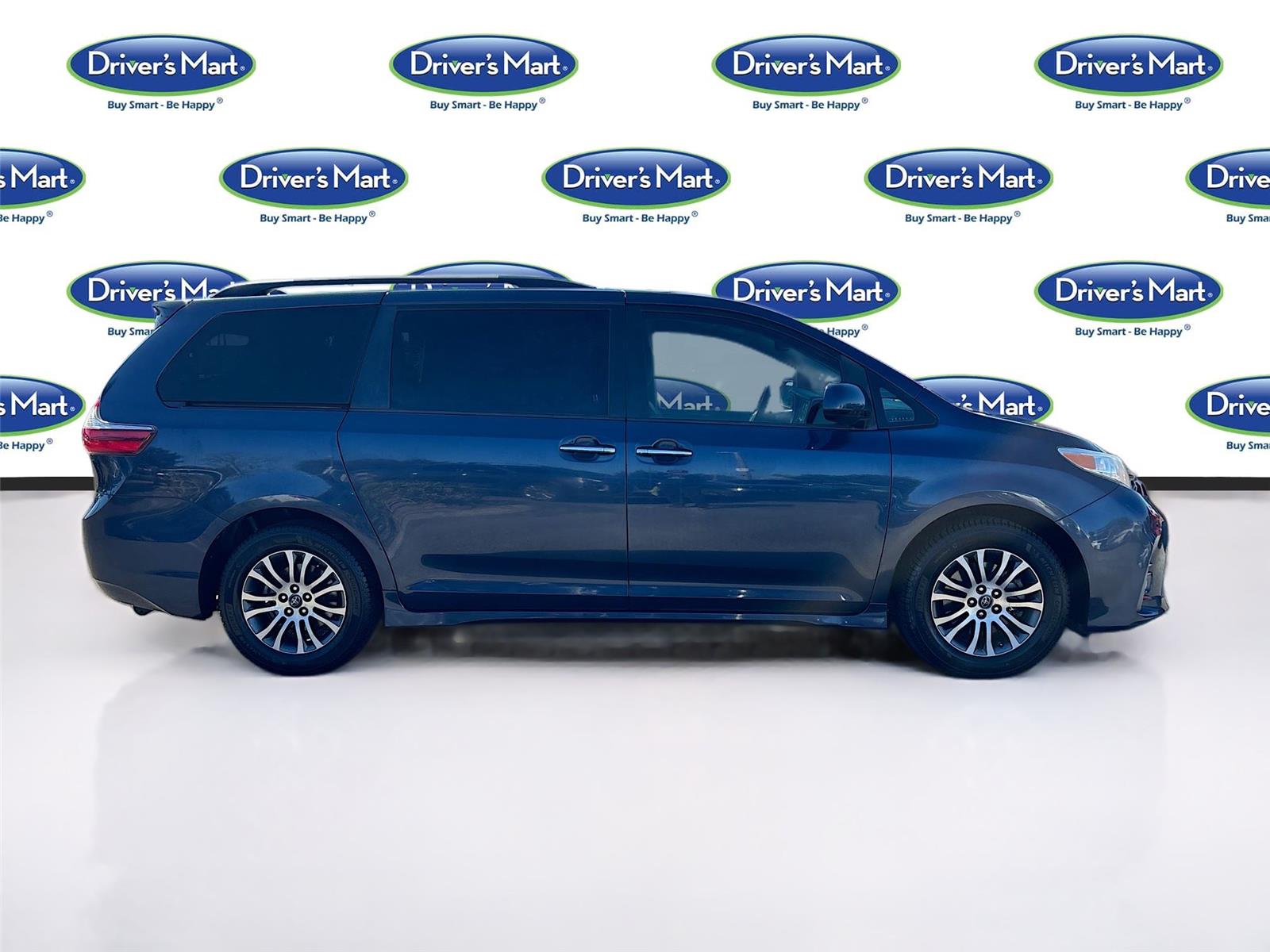 2020 Toyota Sienna XLE 7-Passenger Auto Access Seat