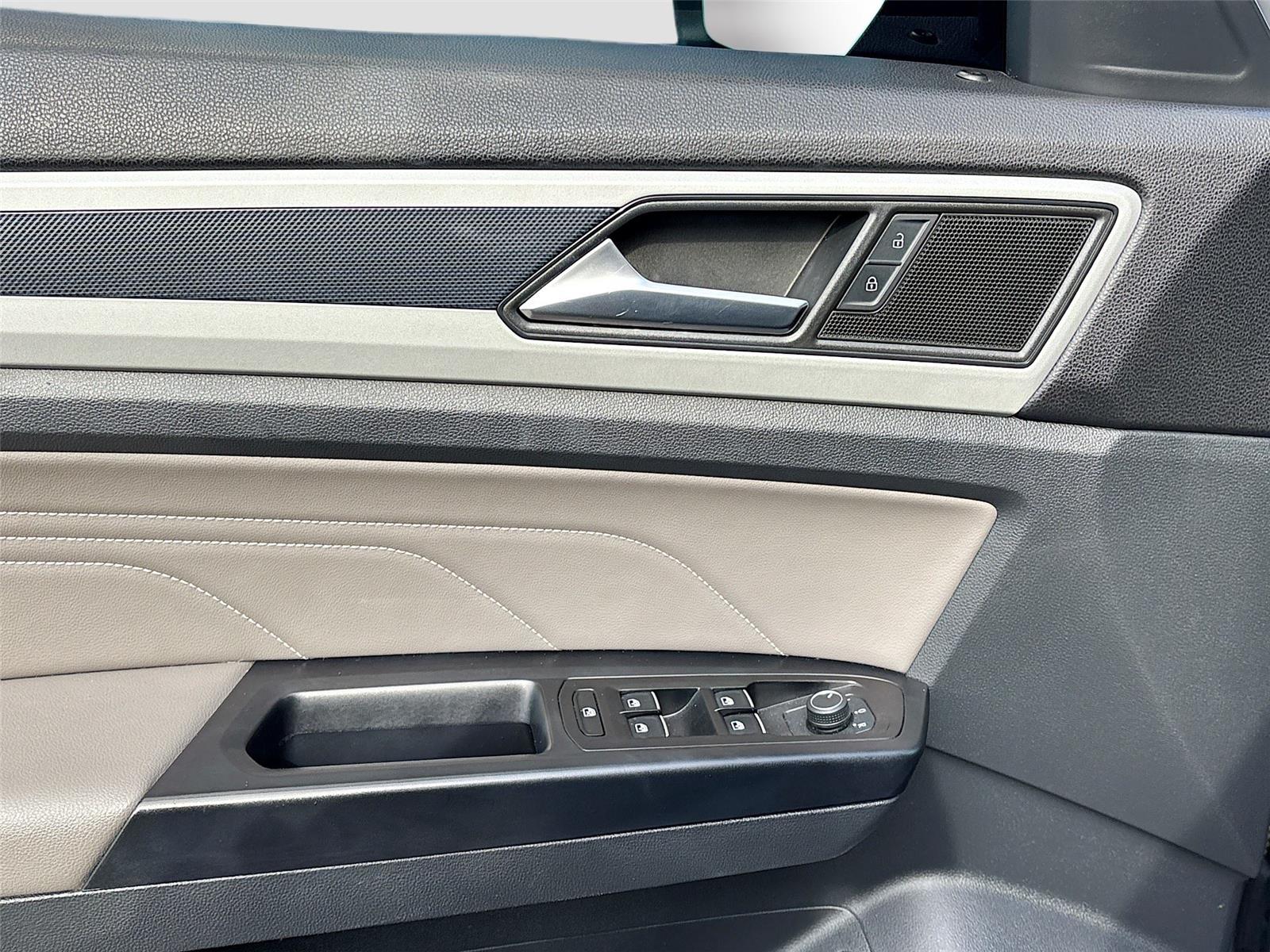 2021 Volkswagen Atlas Cross Sport 3.6L V6 SE w/Technology R-Line