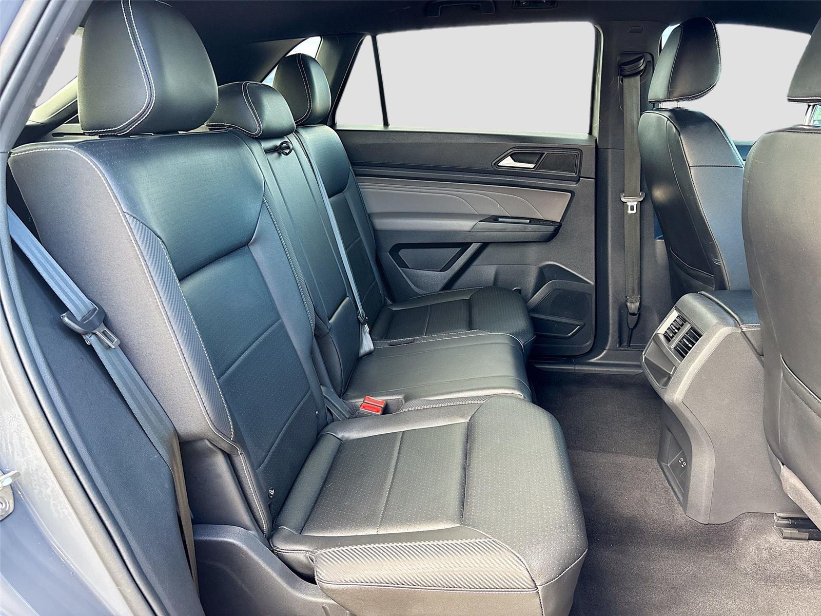 2021 Volkswagen Atlas Cross Sport 3.6L V6 SE w/Technology R-Line