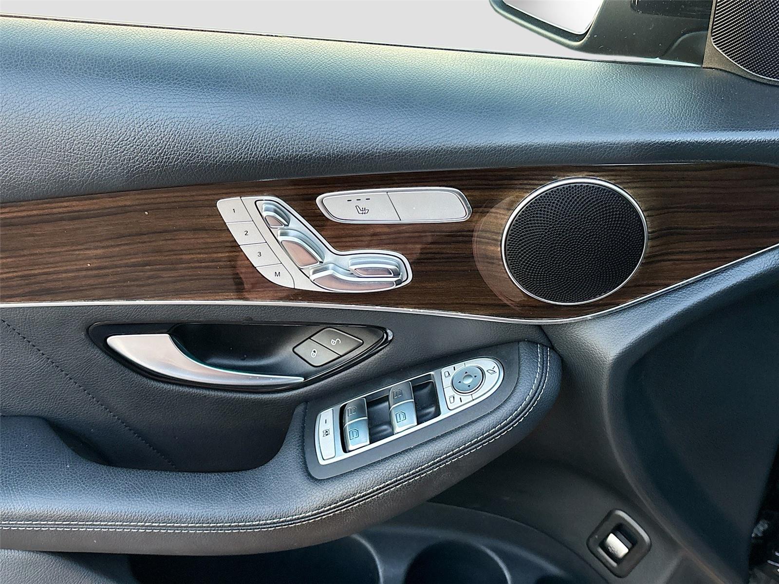 2019 MERCEDES-BEN GLC 300