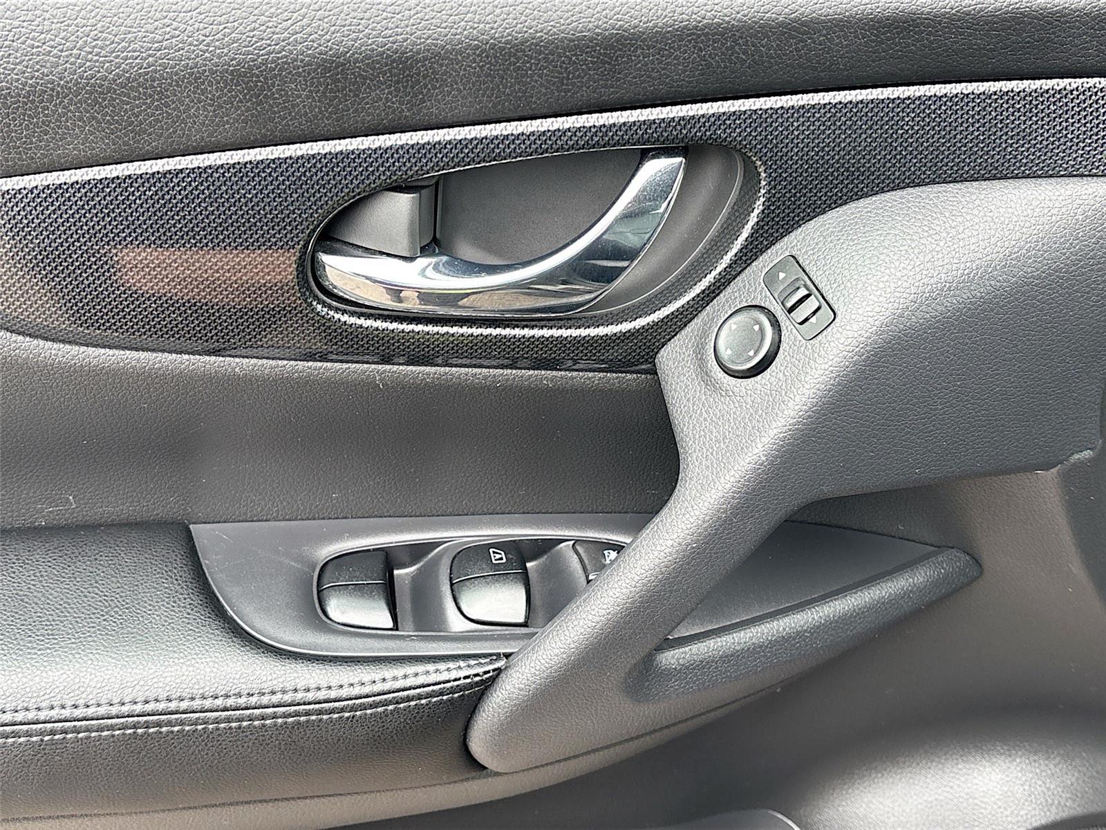 2015 NISSAN ROGUE S/SL/SV