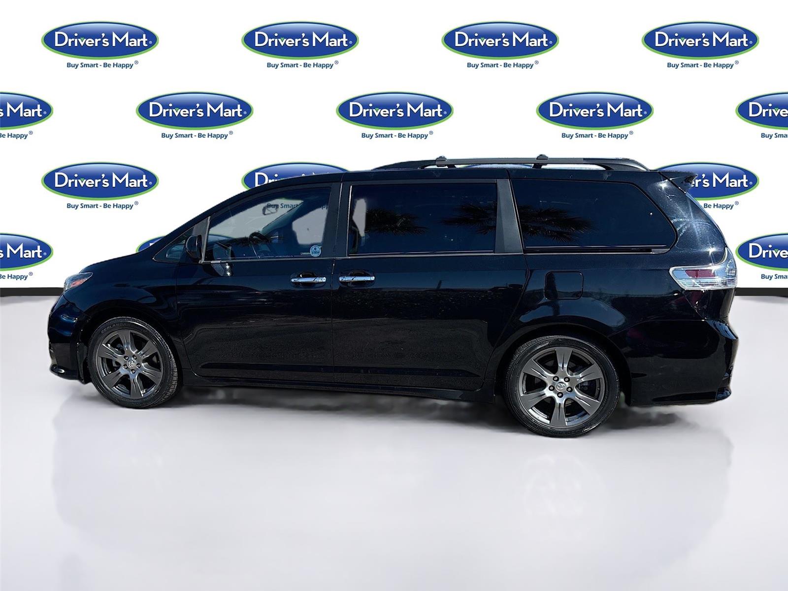 2017 Toyota Sienna SE 8-Passenger