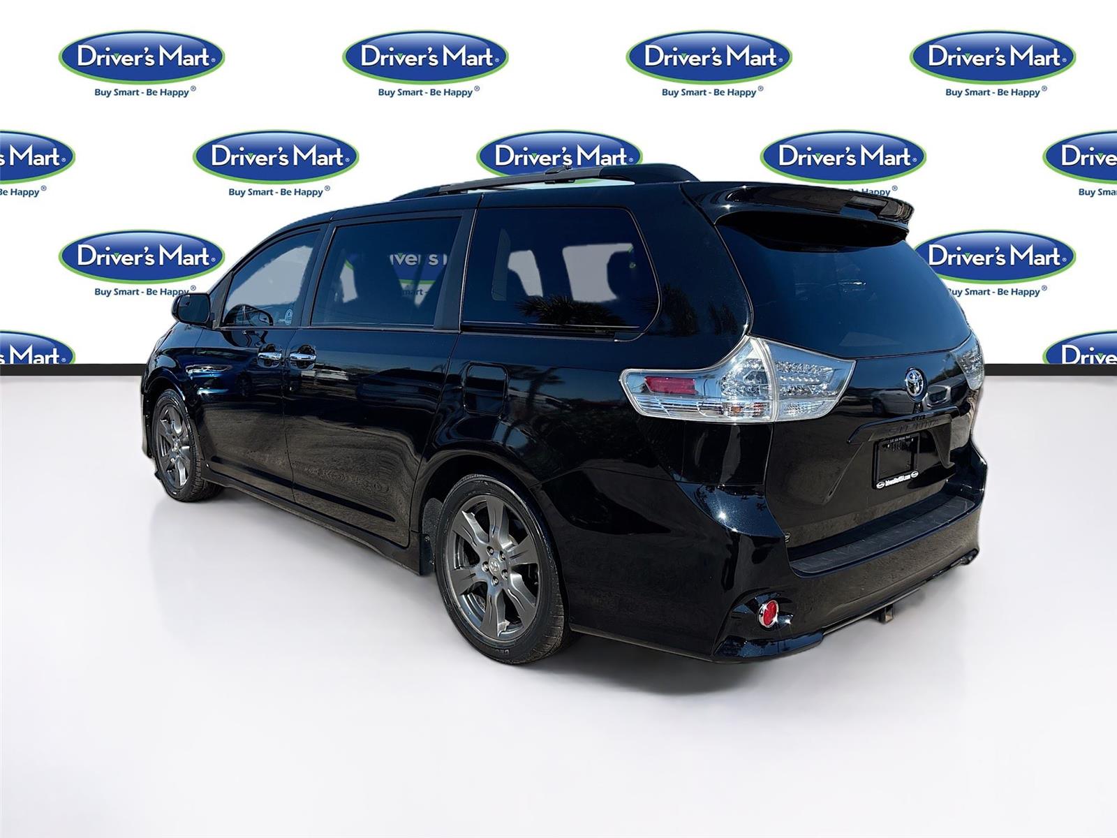 2017 Toyota Sienna SE 8-Passenger