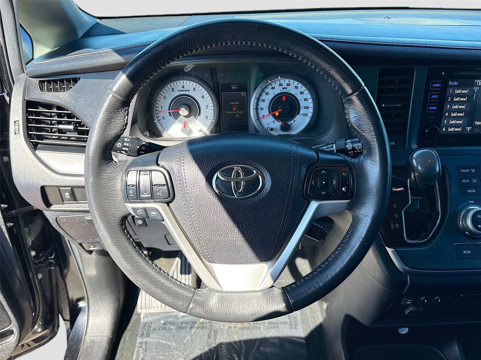 2017 Toyota Sienna SE 8-Passenger