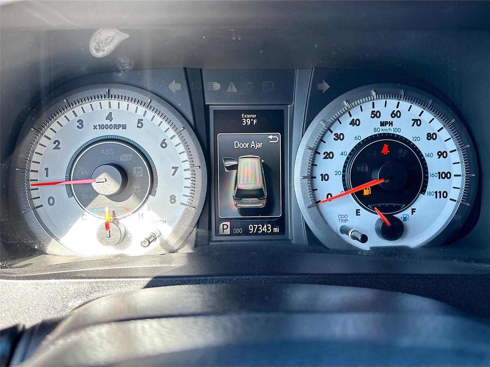 2017 Toyota Sienna SE 8-Passenger