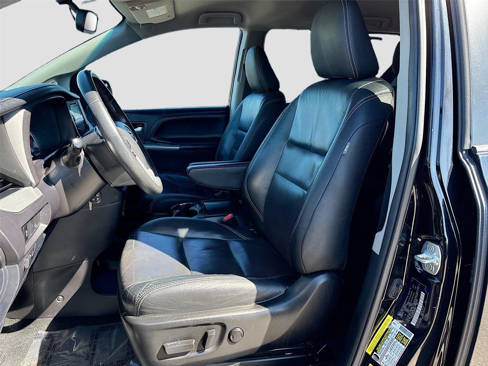 2017 Toyota Sienna SE 8-Passenger