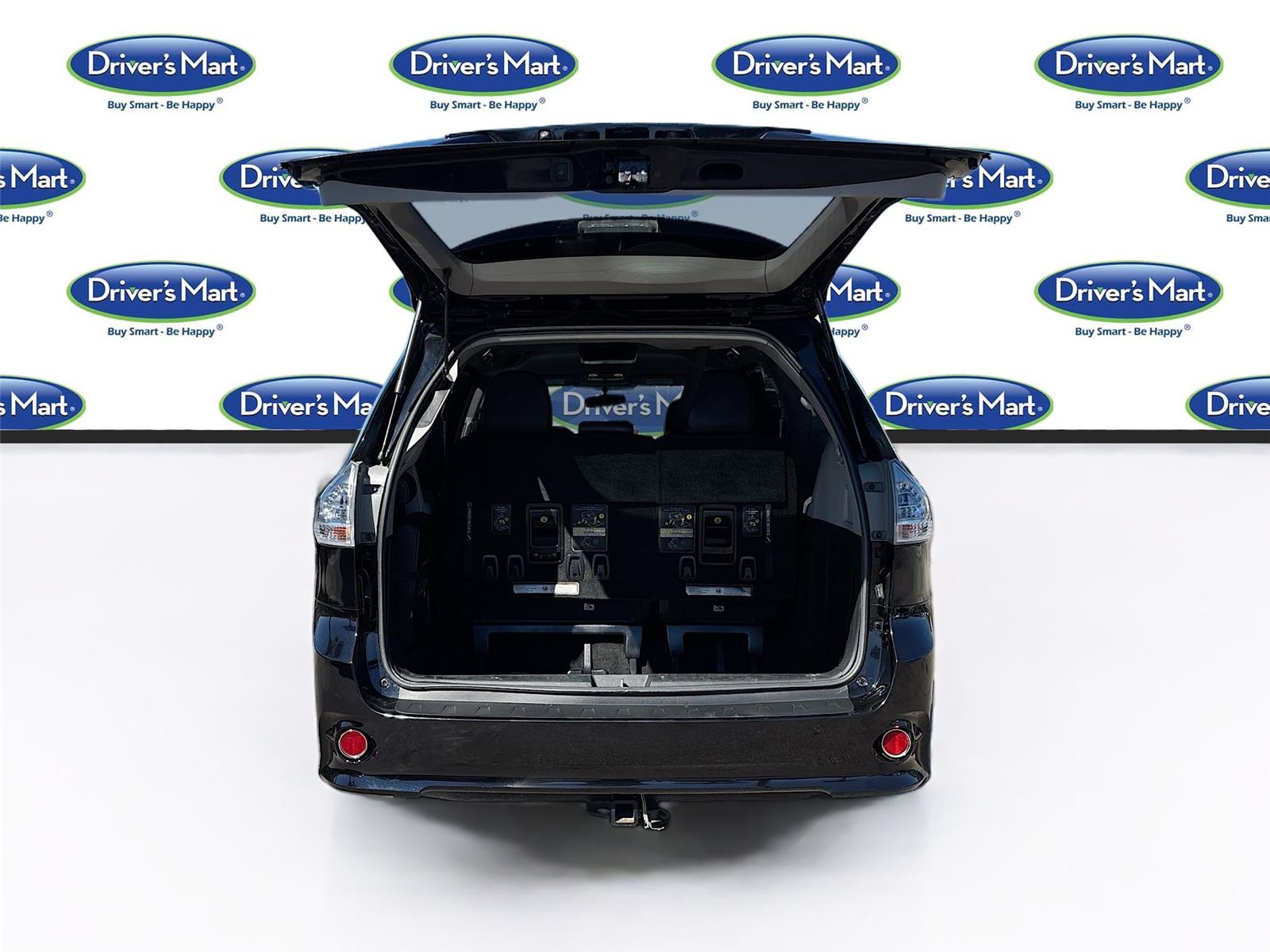 2017 Toyota Sienna SE 8-Passenger