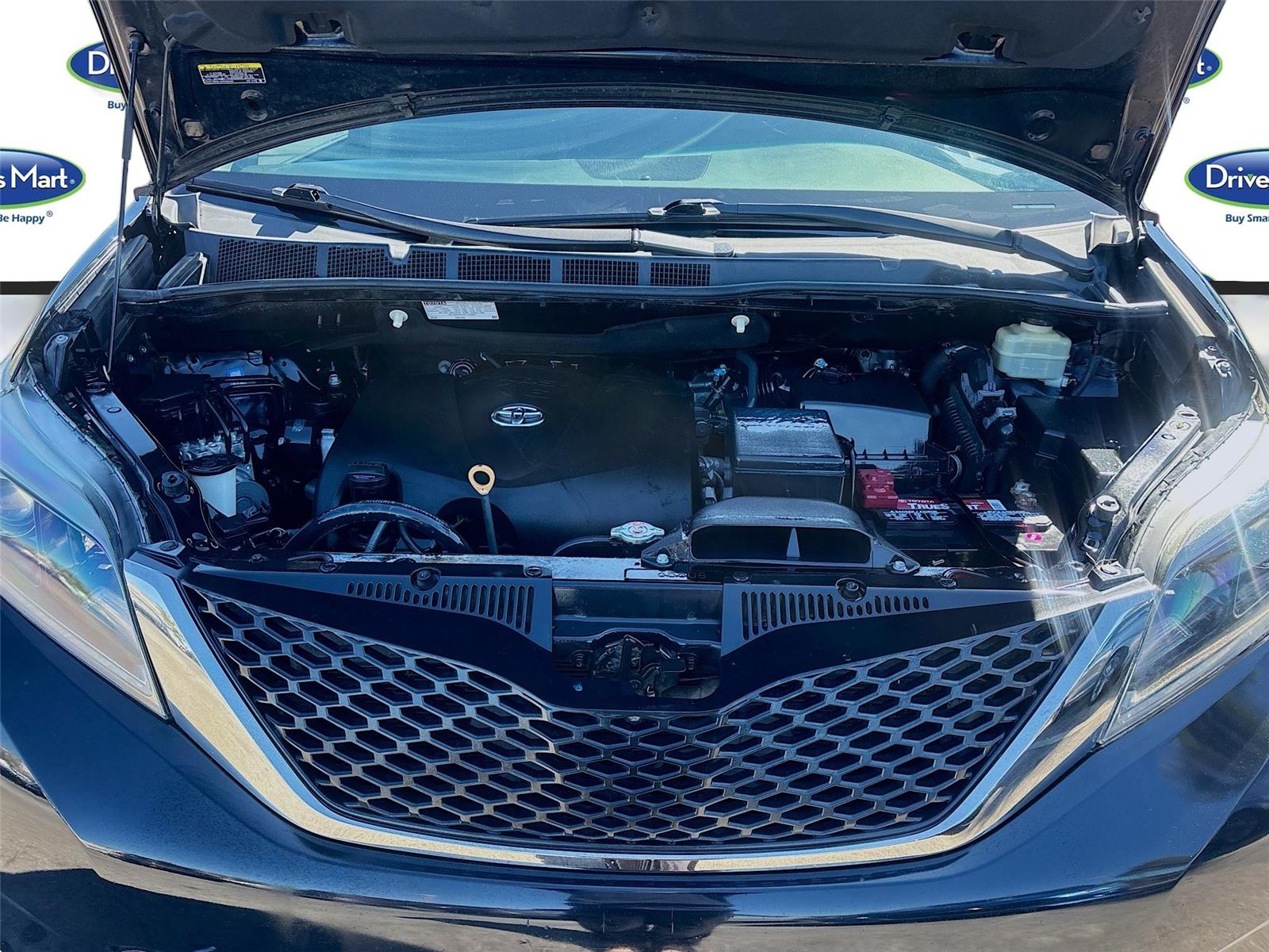 2017 Toyota Sienna SE 8-Passenger