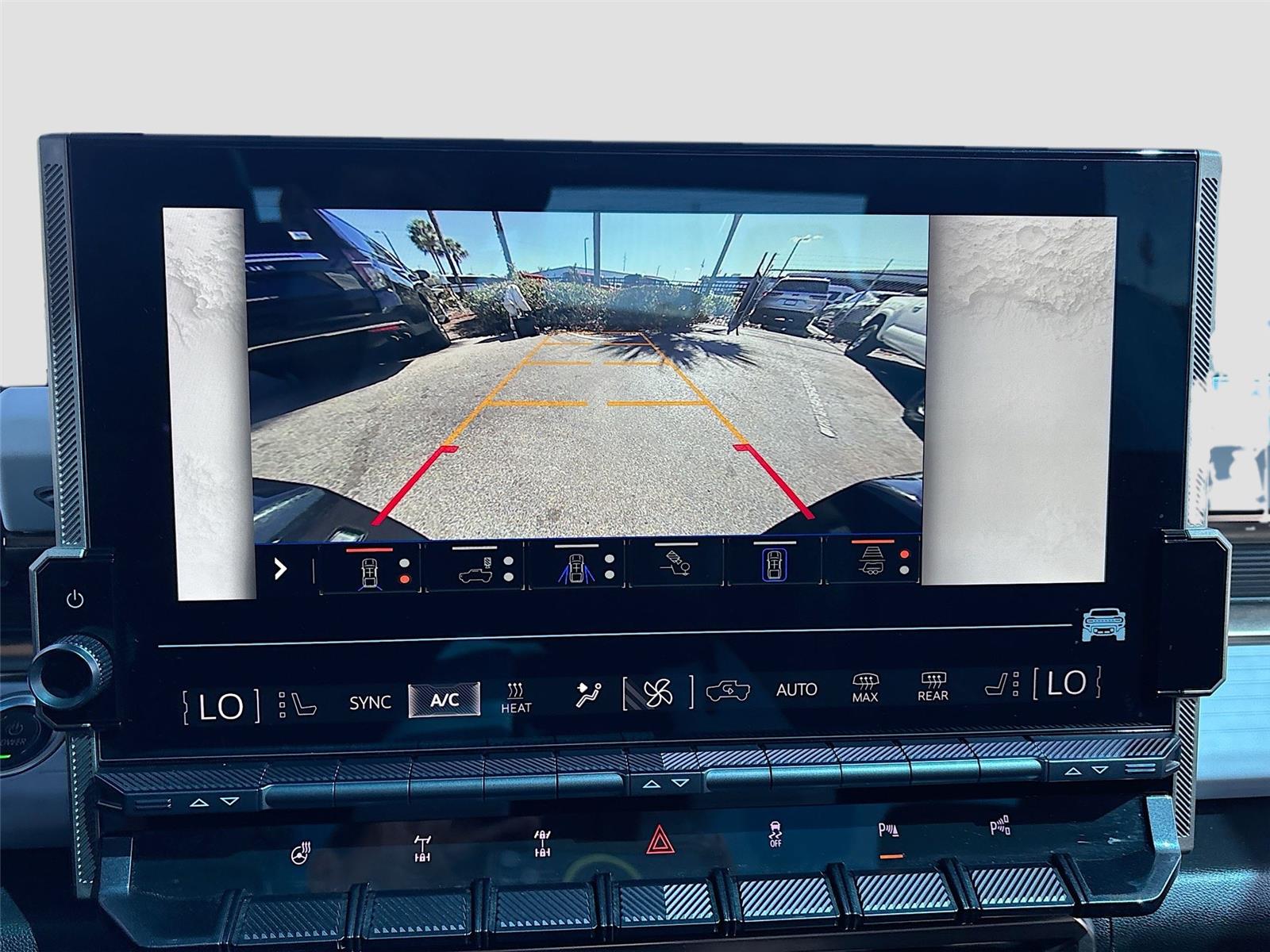 2023 GMC HUMMER PICKUP 3