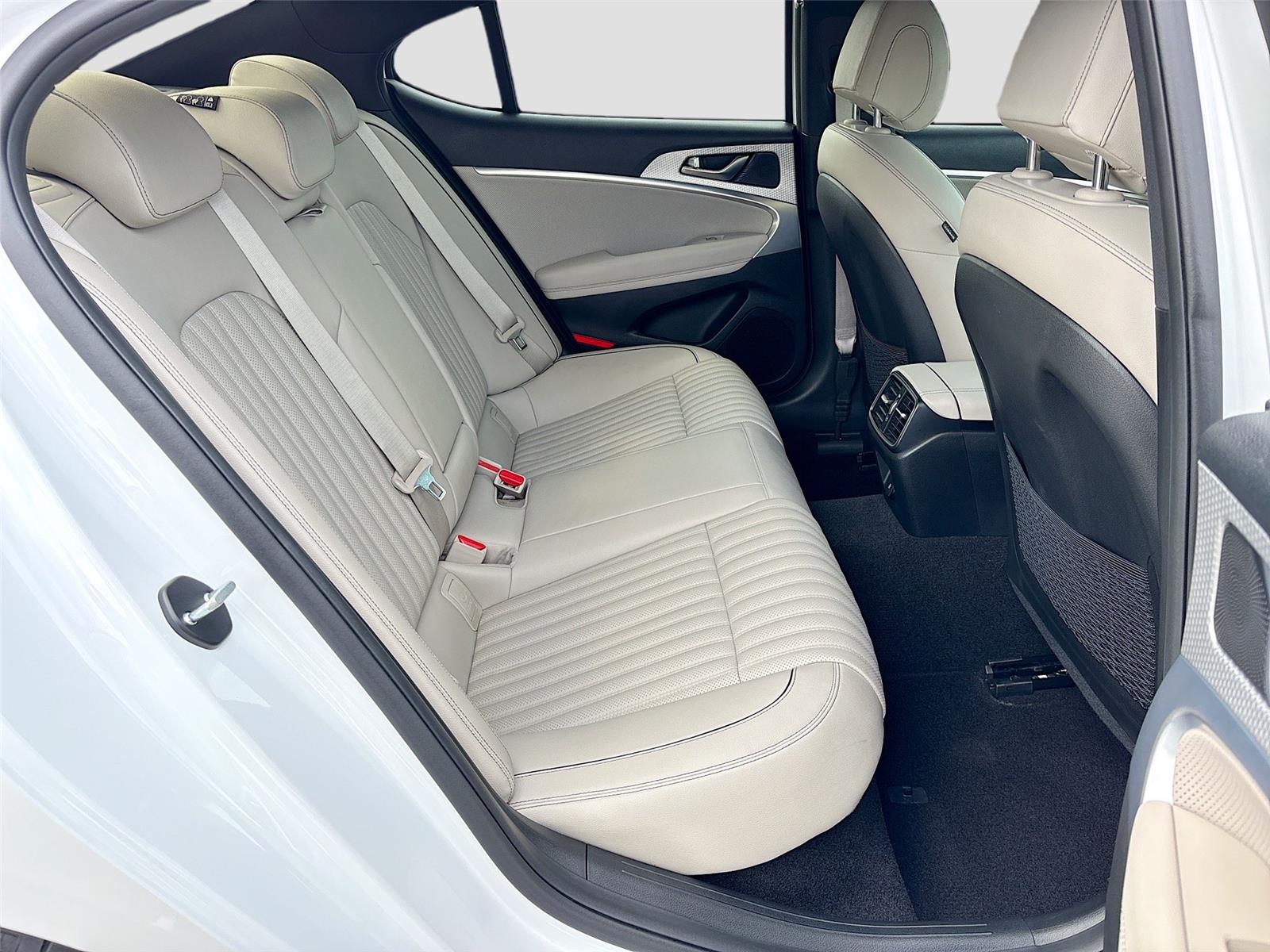 2023 GENESIS G70 BASE/PRESTI