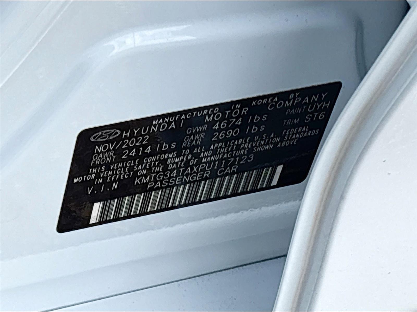 2023 GENESIS G70 BASE/PRESTI