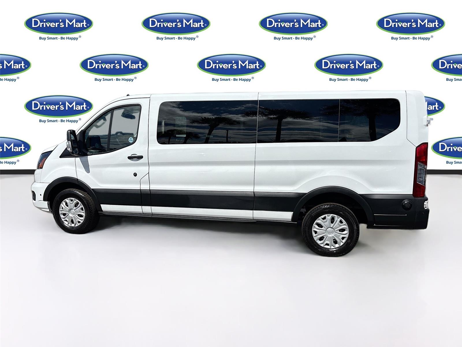2024 Ford Transit Passenger Wagon XLT