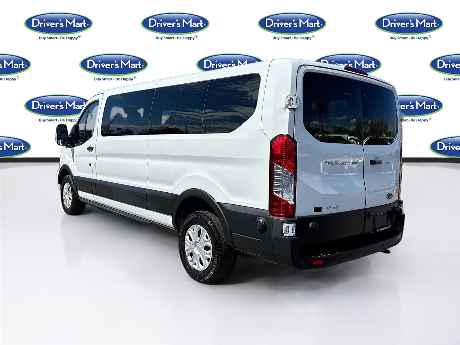2024 Ford Transit Passenger Wagon XLT