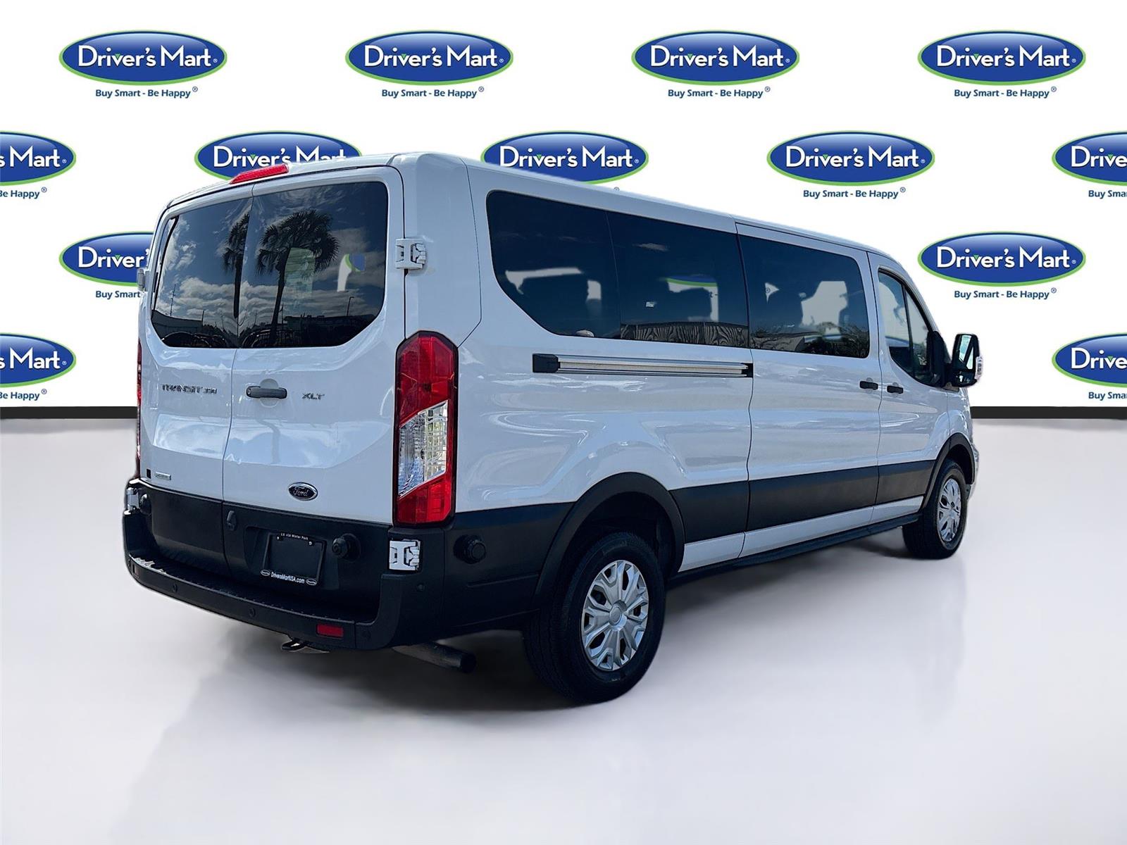 2024 Ford Transit Passenger Wagon XLT