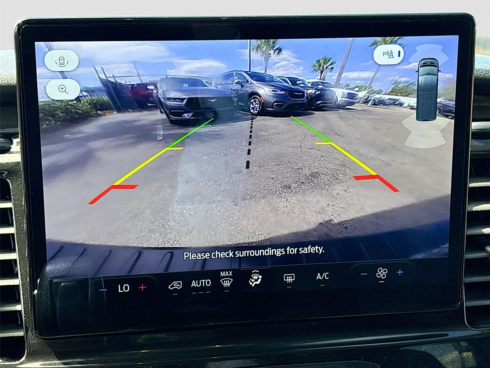 2024 Ford Transit Passenger Wagon XLT