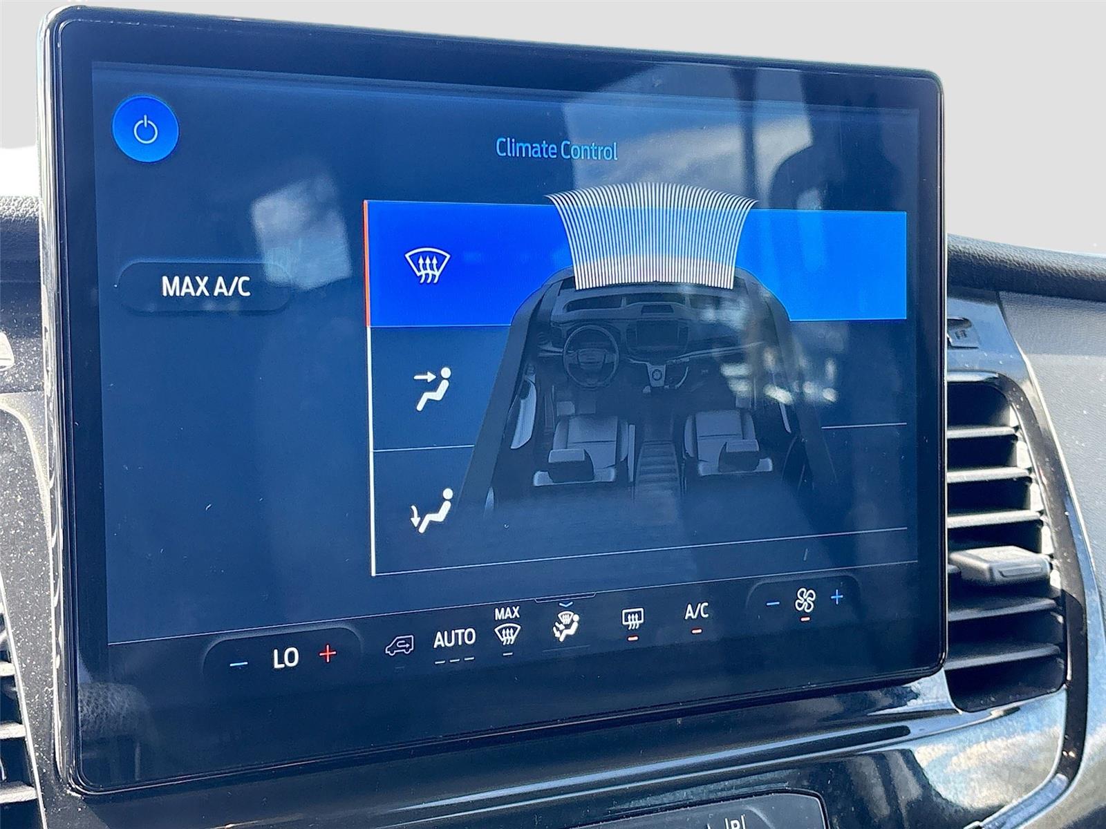 2024 Ford Transit Passenger Wagon XLT