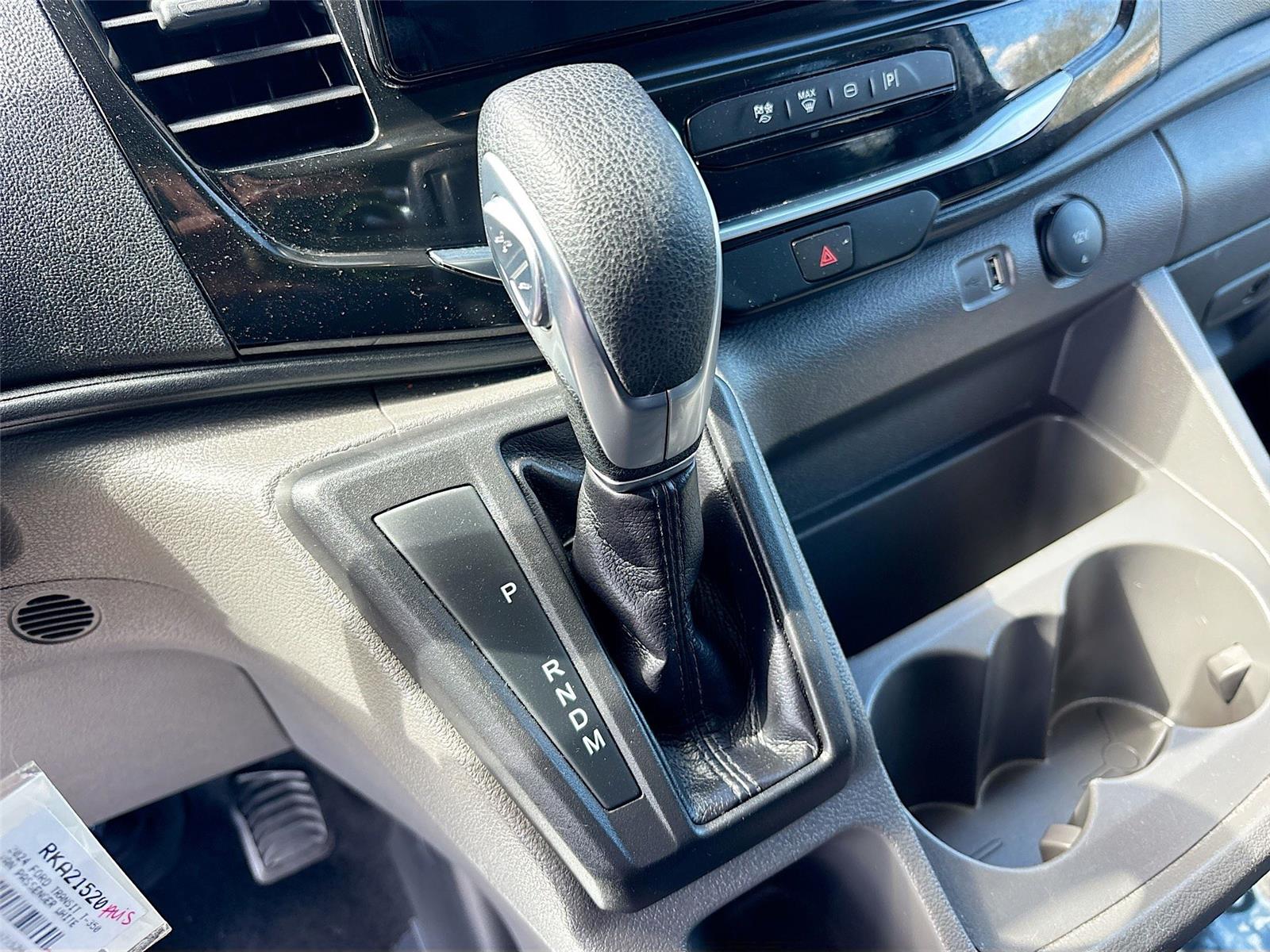 2024 Ford Transit Passenger Wagon XLT