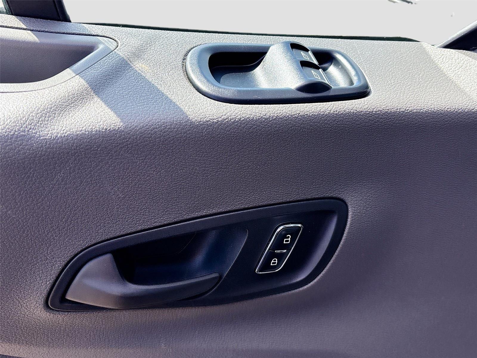 2024 Ford Transit Passenger Wagon XLT