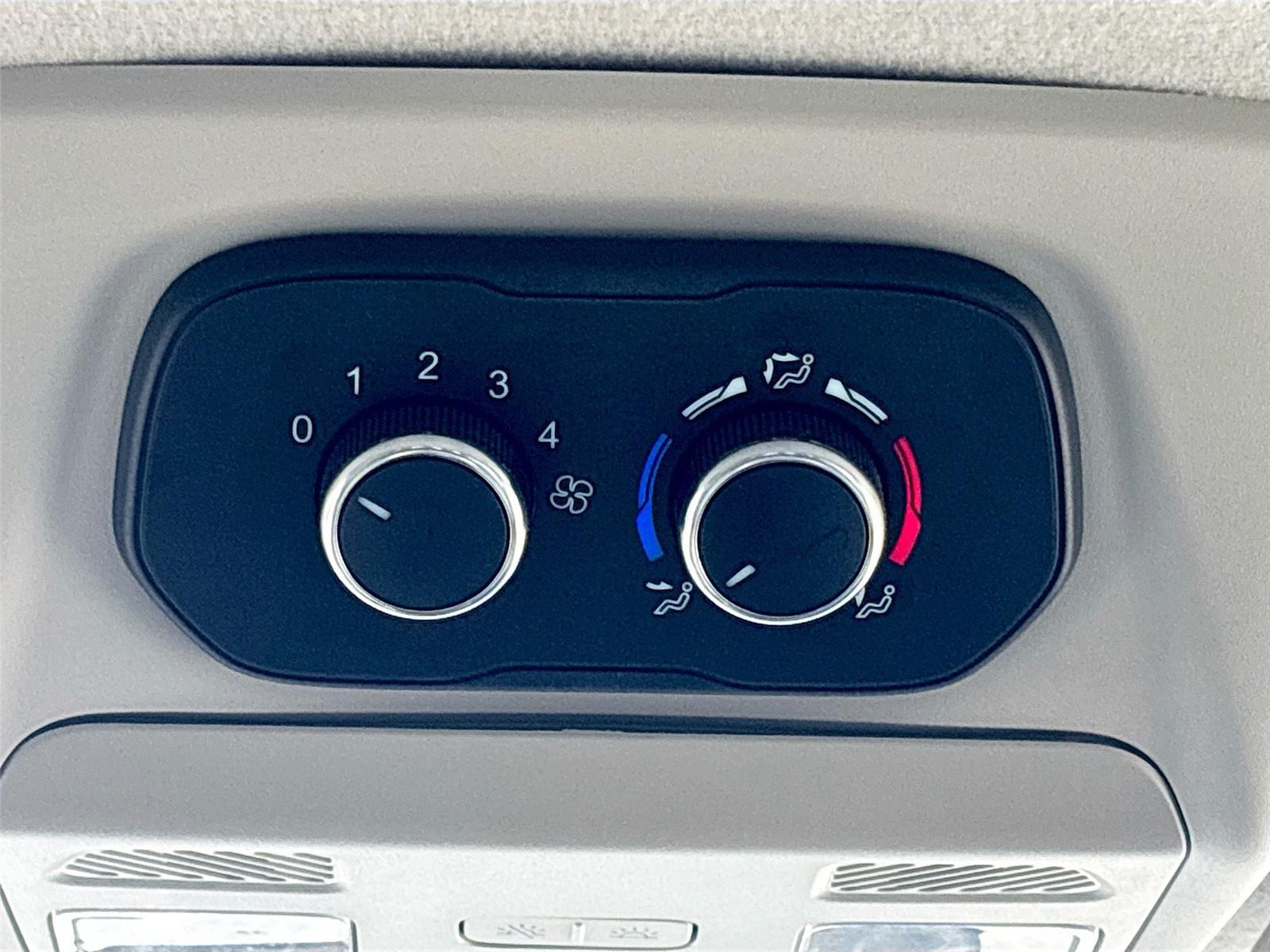 2024 Ford Transit Passenger Wagon XLT