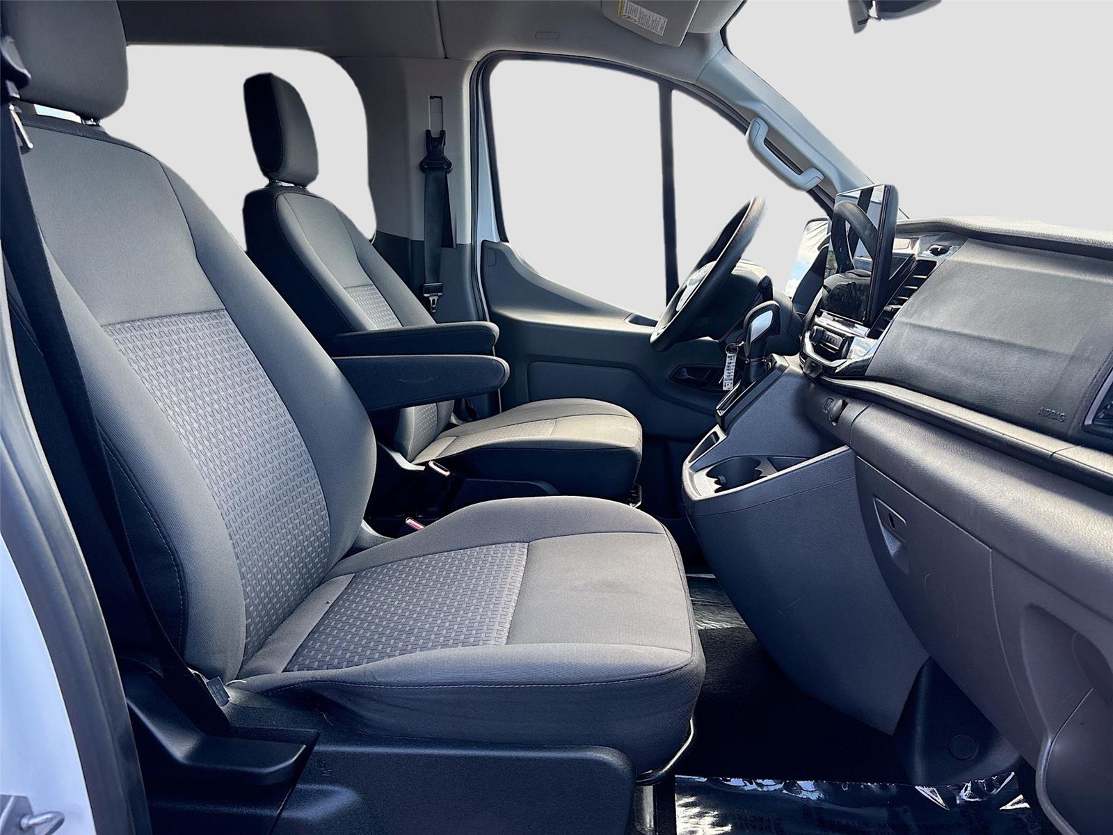 2024 Ford Transit Passenger Wagon XLT