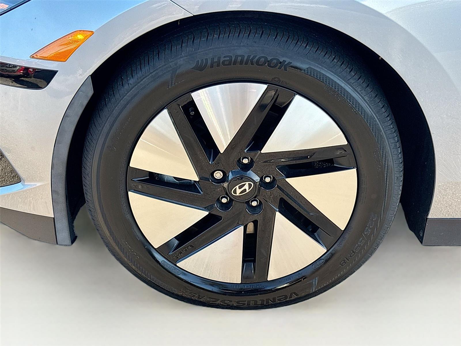 2024 Hyundai IONIQ 6 SE