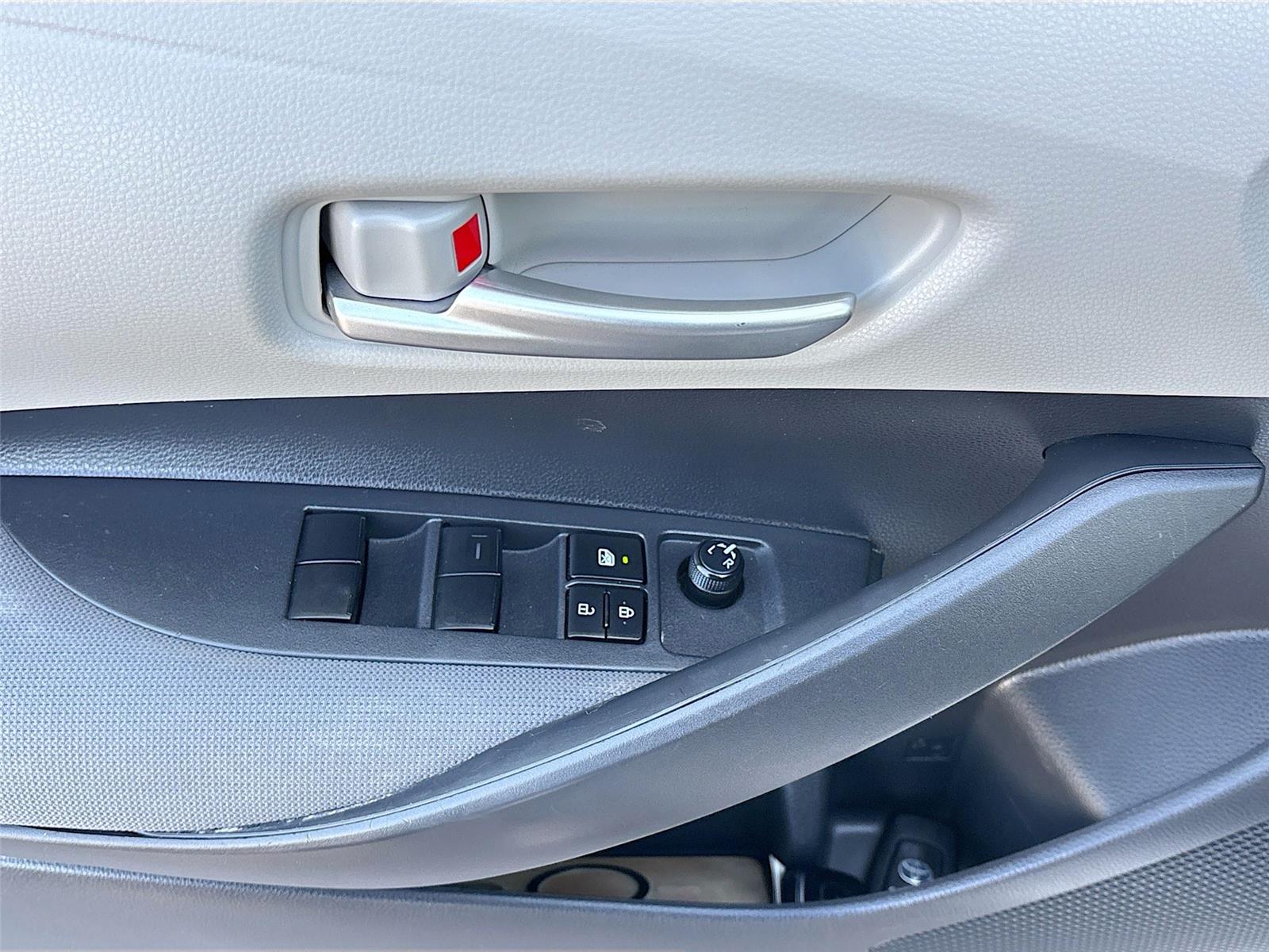 2020 Toyota Corolla Hybrid LE