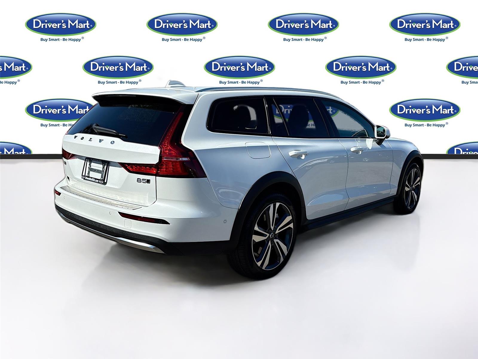 2025 VOLVO V60 CROSS COUNT
