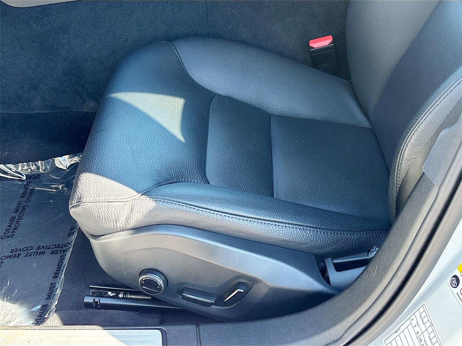 2025 VOLVO V60 CROSS COUNT