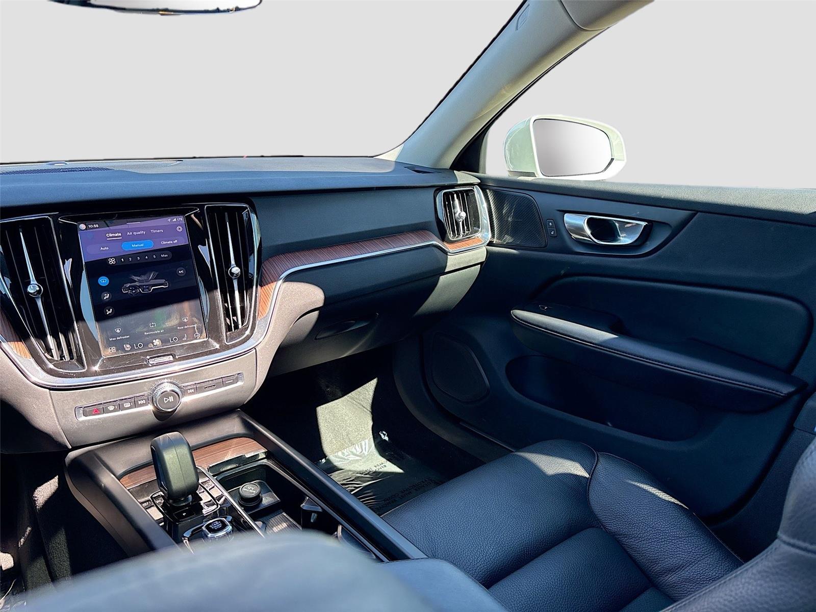 2025 VOLVO V60 CROSS COUNT