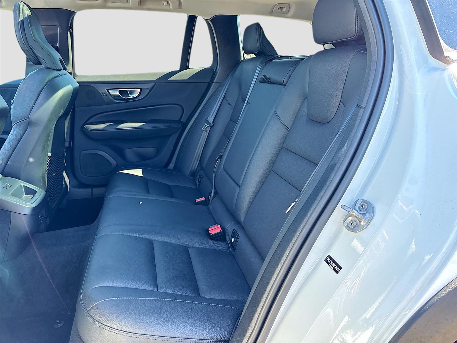 2025 VOLVO V60 CROSS COUNT