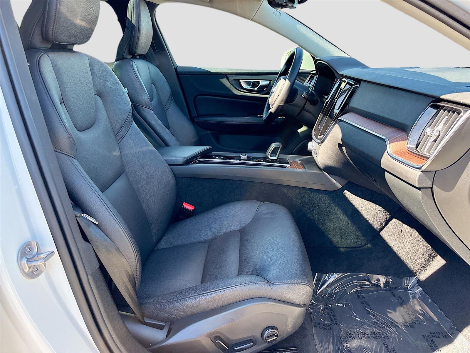 2025 VOLVO V60 CROSS COUNT