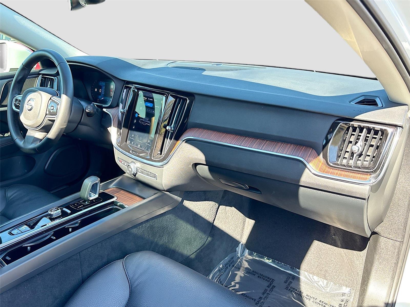 2025 VOLVO V60 CROSS COUNT