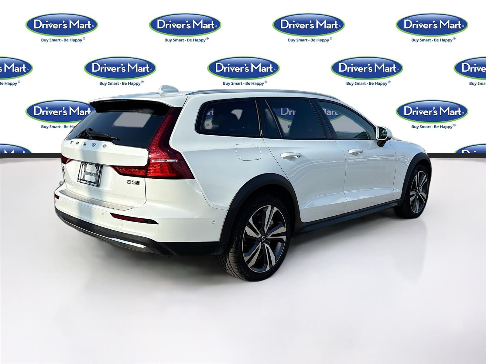 2025 Volvo V60 Cross Country Plus
