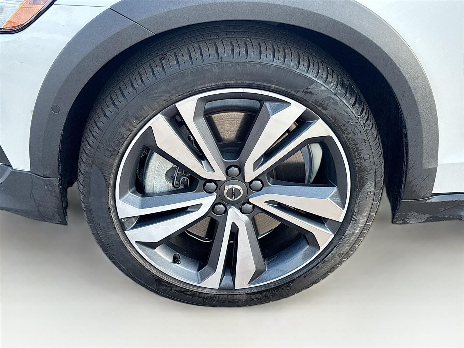 2025 Volvo V60 Cross Country Plus