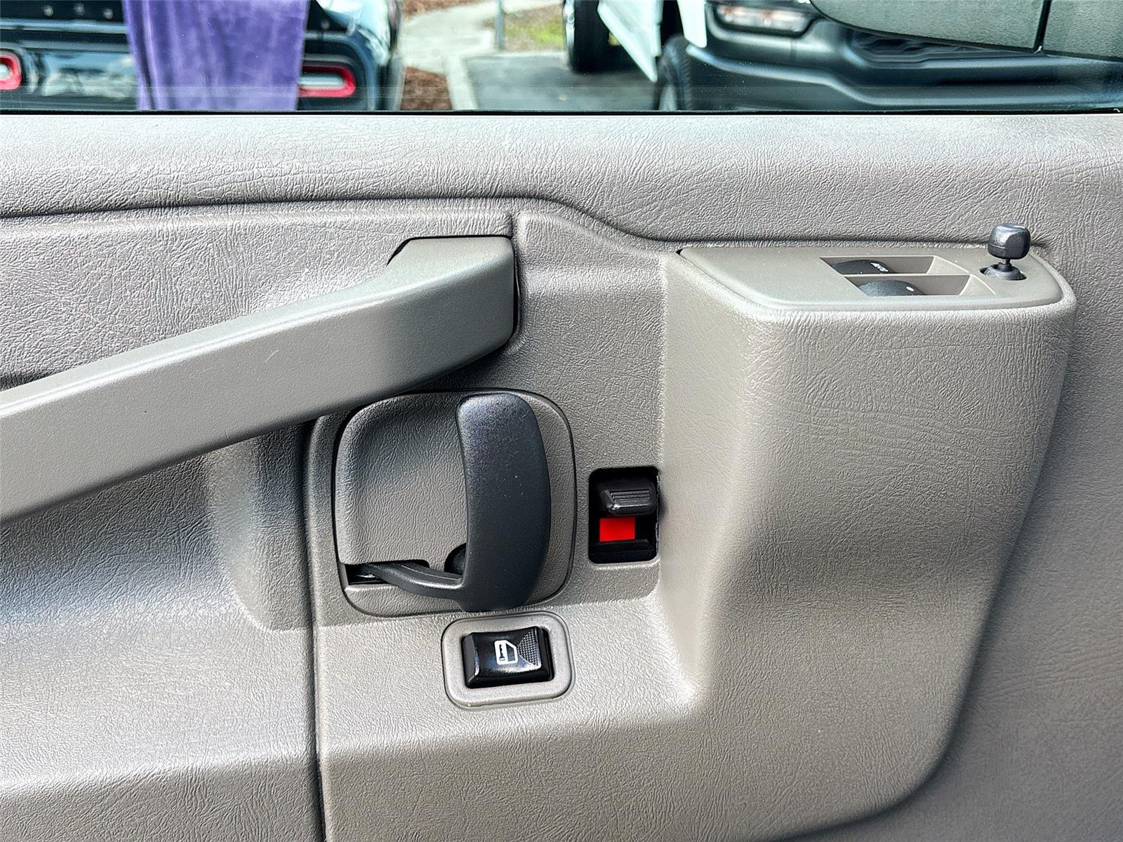 2020 Chevrolet Express Passenger LT