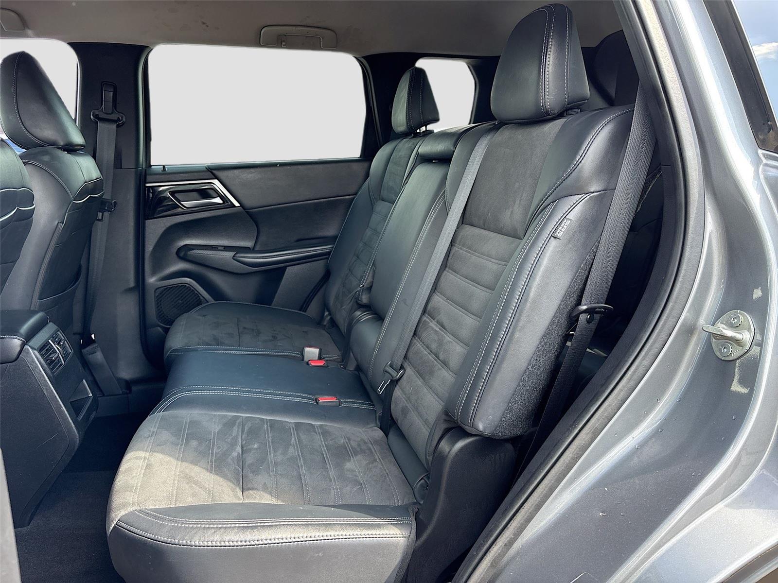 2022 Mitsubishi Outlander SE