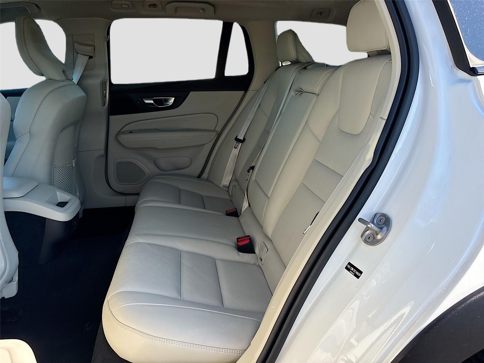 2025 Volvo V60 Cross Country Plus