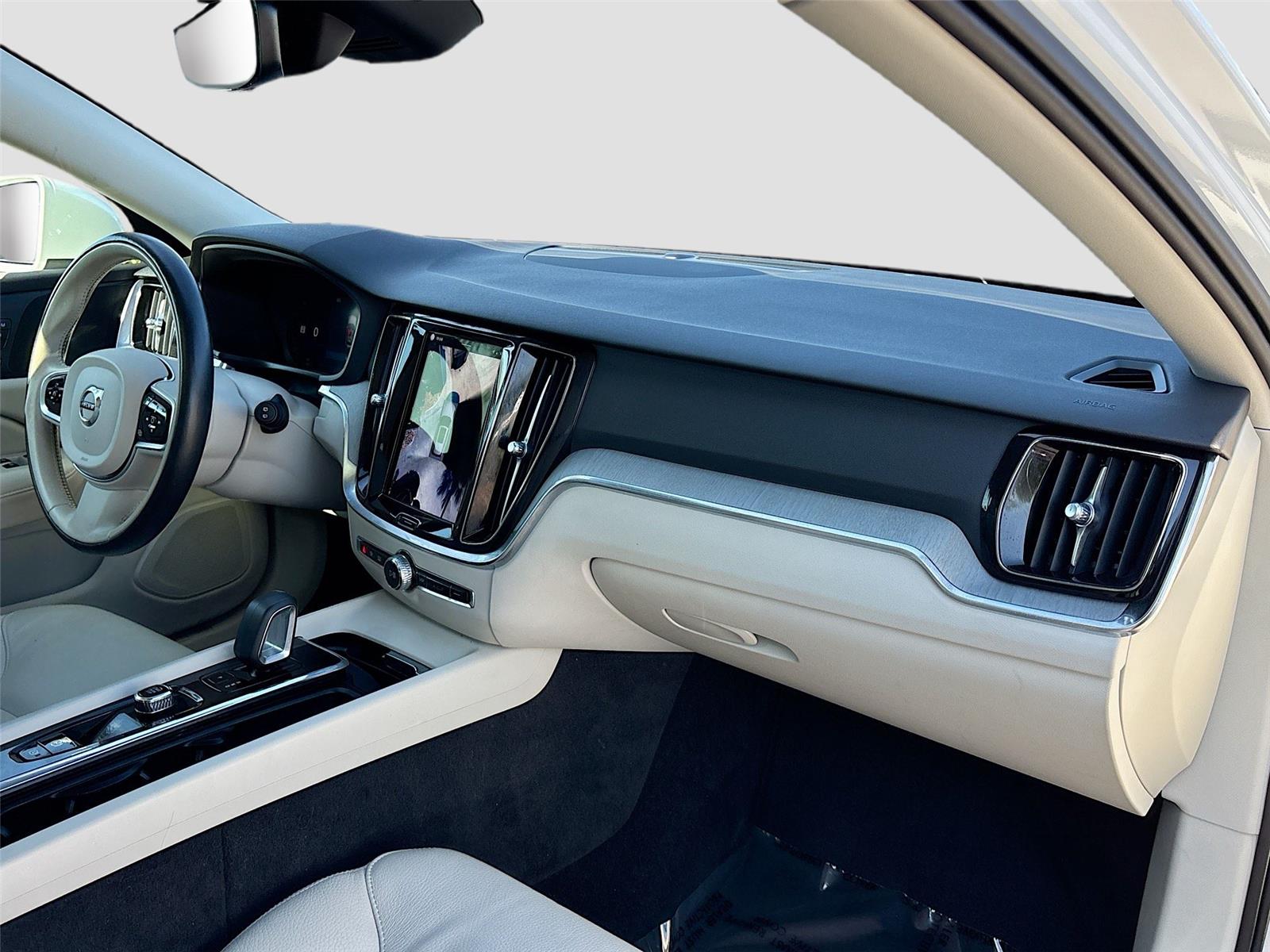 2025 Volvo V60 Cross Country Plus